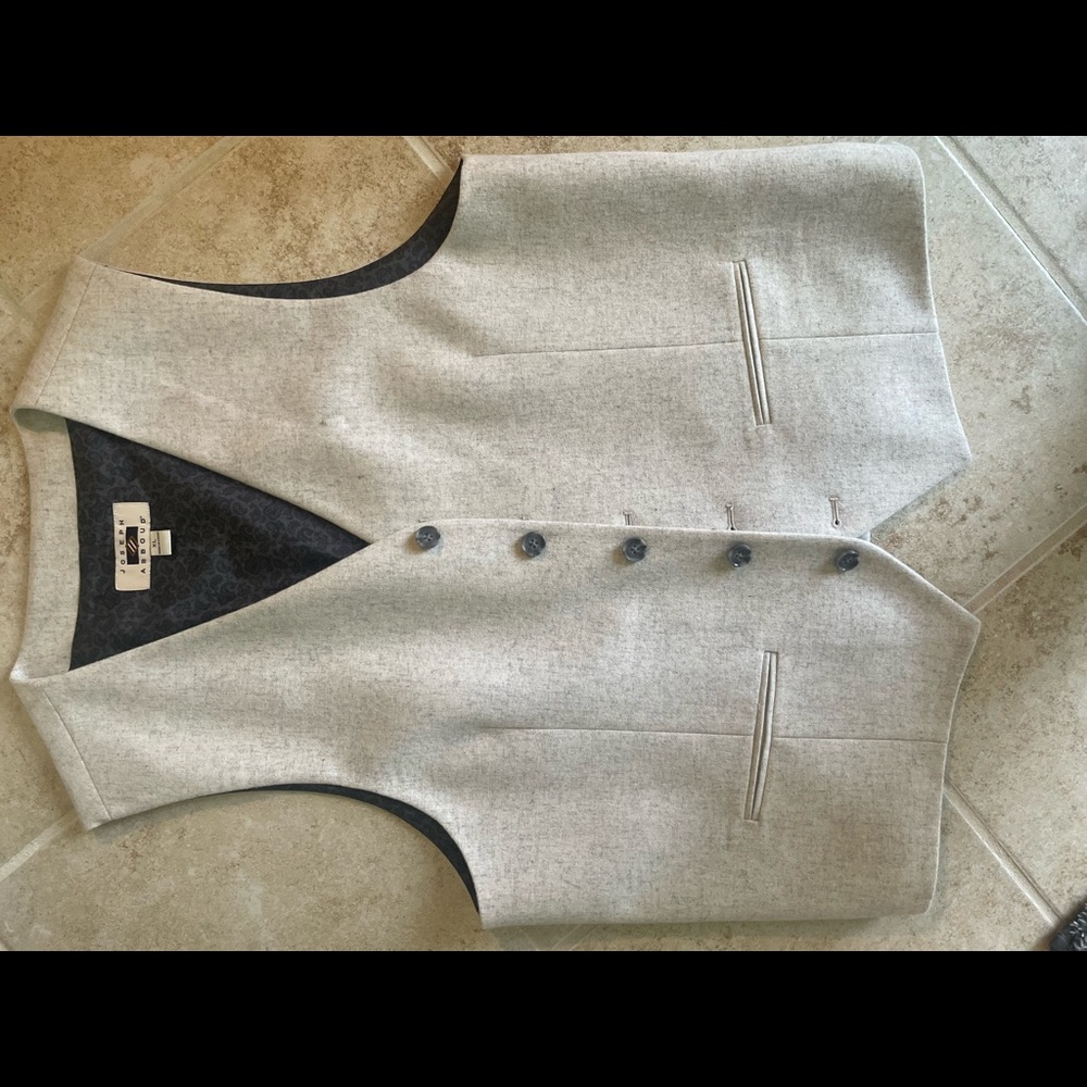 Mens wearhouse, cream, xl, vest, worn for wedding once.